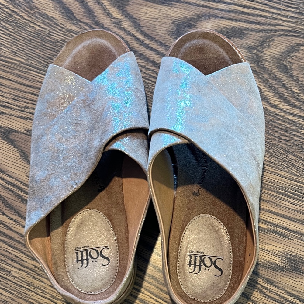 Sofft Women's Iridescent Tan Mules Size 9.5